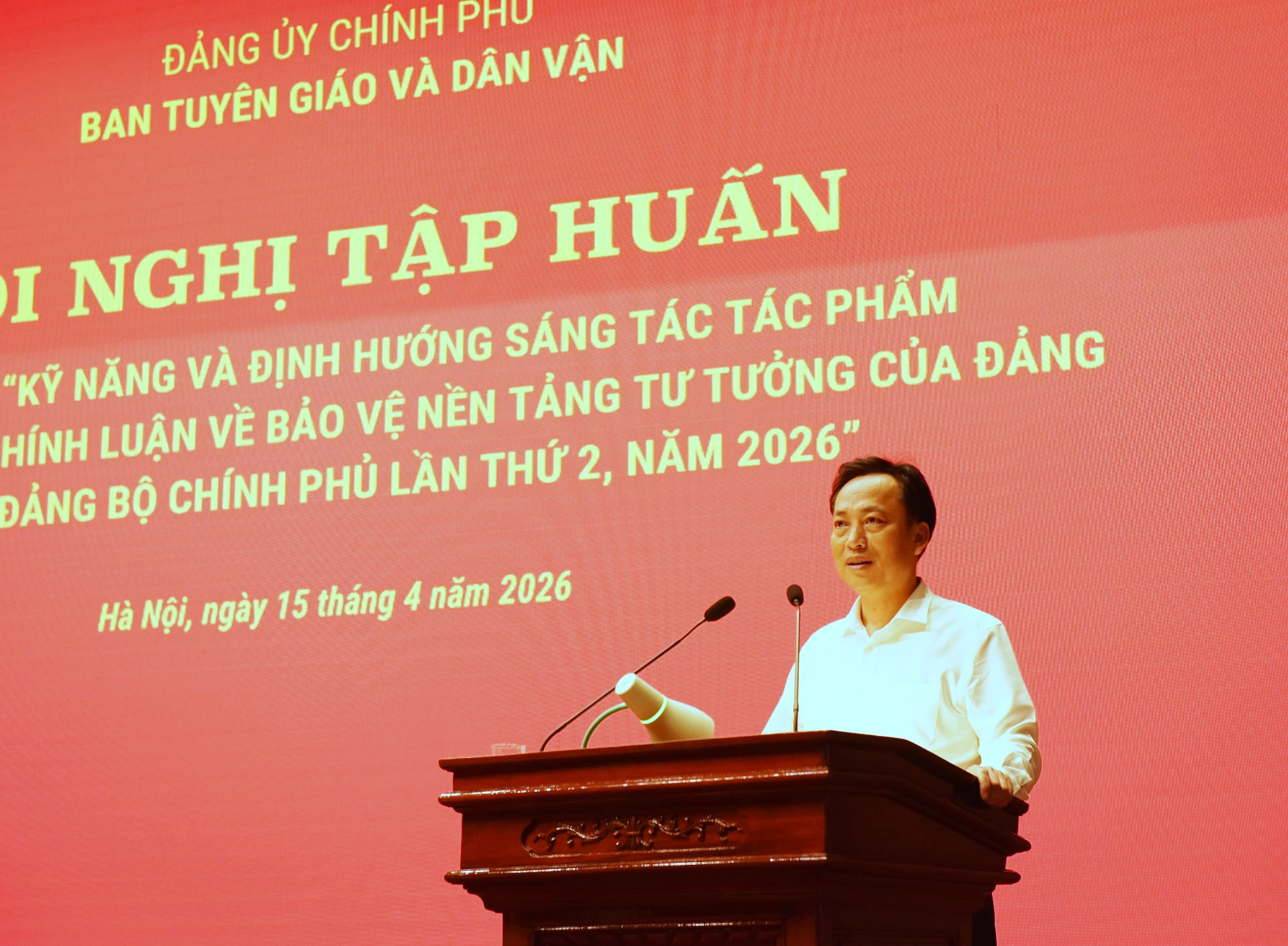 Nâng cao kỹ năng sáng tác tác phẩm chính luận bảo vệ nền tảng tư tưởng của Đảng