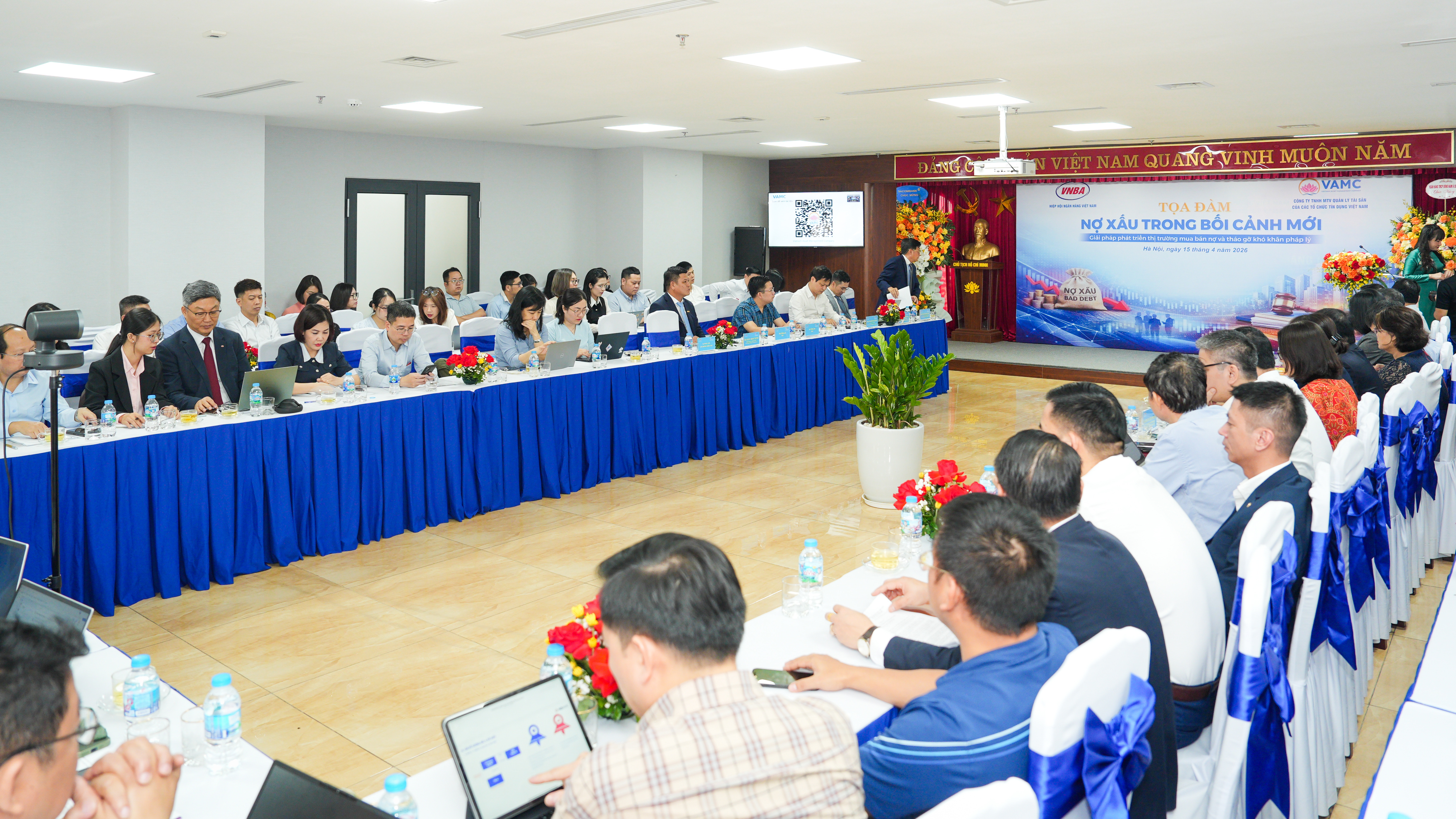 Tọa đàm “Nợ xấu trong bối cảnh mới”