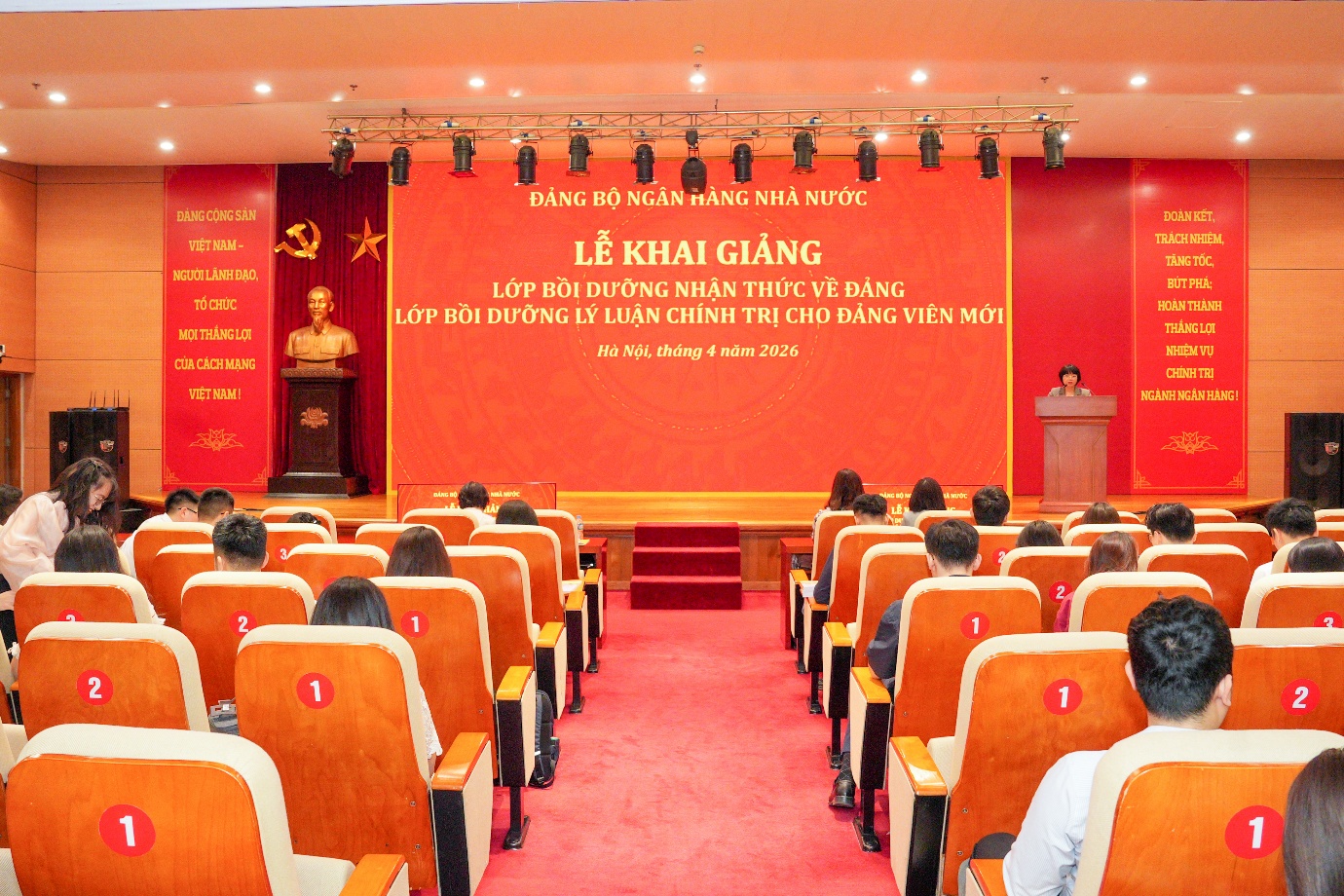 Khai giảng Lớp bồi dưỡng nhận thức về Đảng và Lớp bồi dưỡng lý luận chính trị cho đảng viên mới