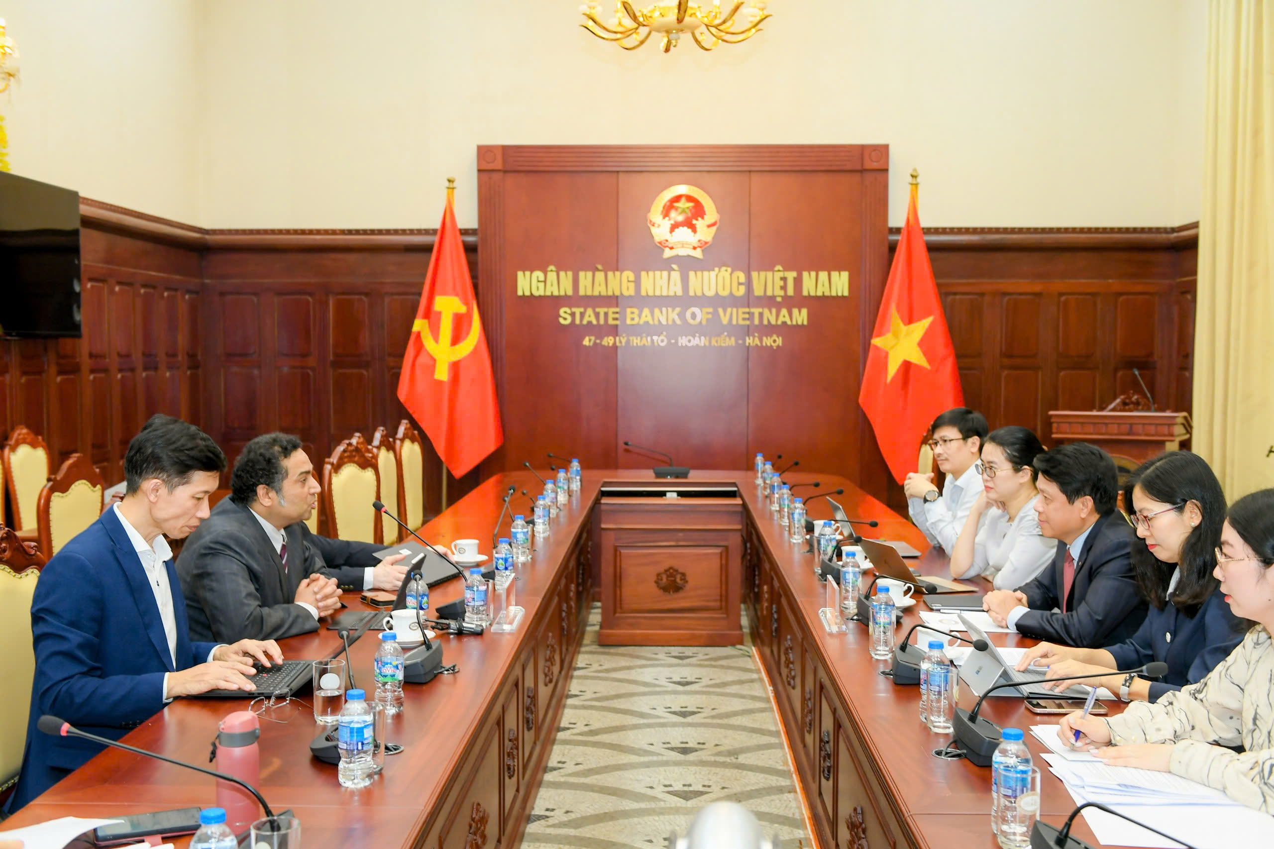 Deputy Governor Pham Tien Dzung meets WB delegation