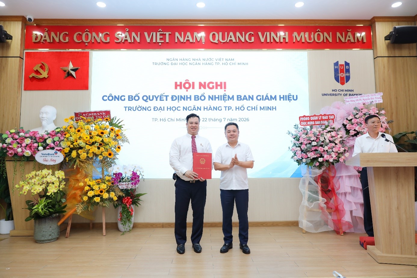 22.7.26_Bo_nhiem_BGH_Dai_hoc_Ngan_hang_TPHCM_2.jpg