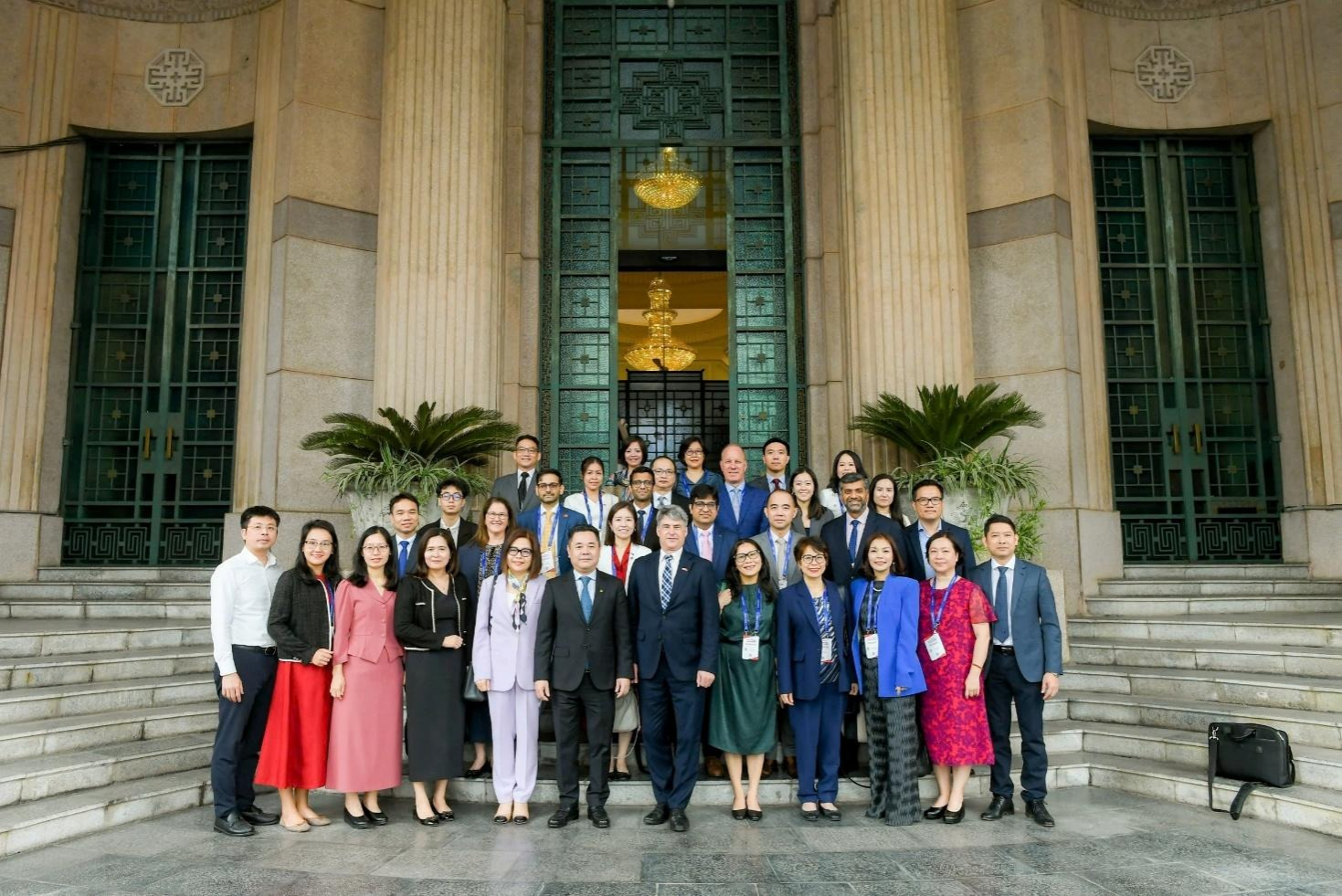 Deputy Governor Nguyen Ngoc Canh meets with US-ABC Delegation