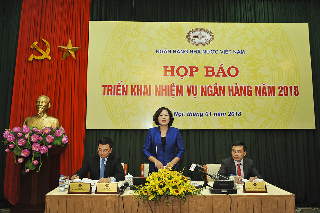 Phó Thống đốc Nguyễn Thị Hồng chủ trì họp báo