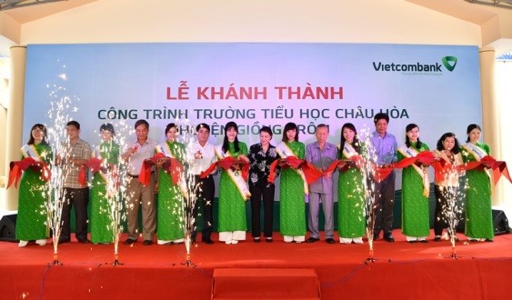 Khánh thành Trường tiểu học Châu Hòa tại Giồng Trôm, Bến Tre do Vietcombank tài trợ