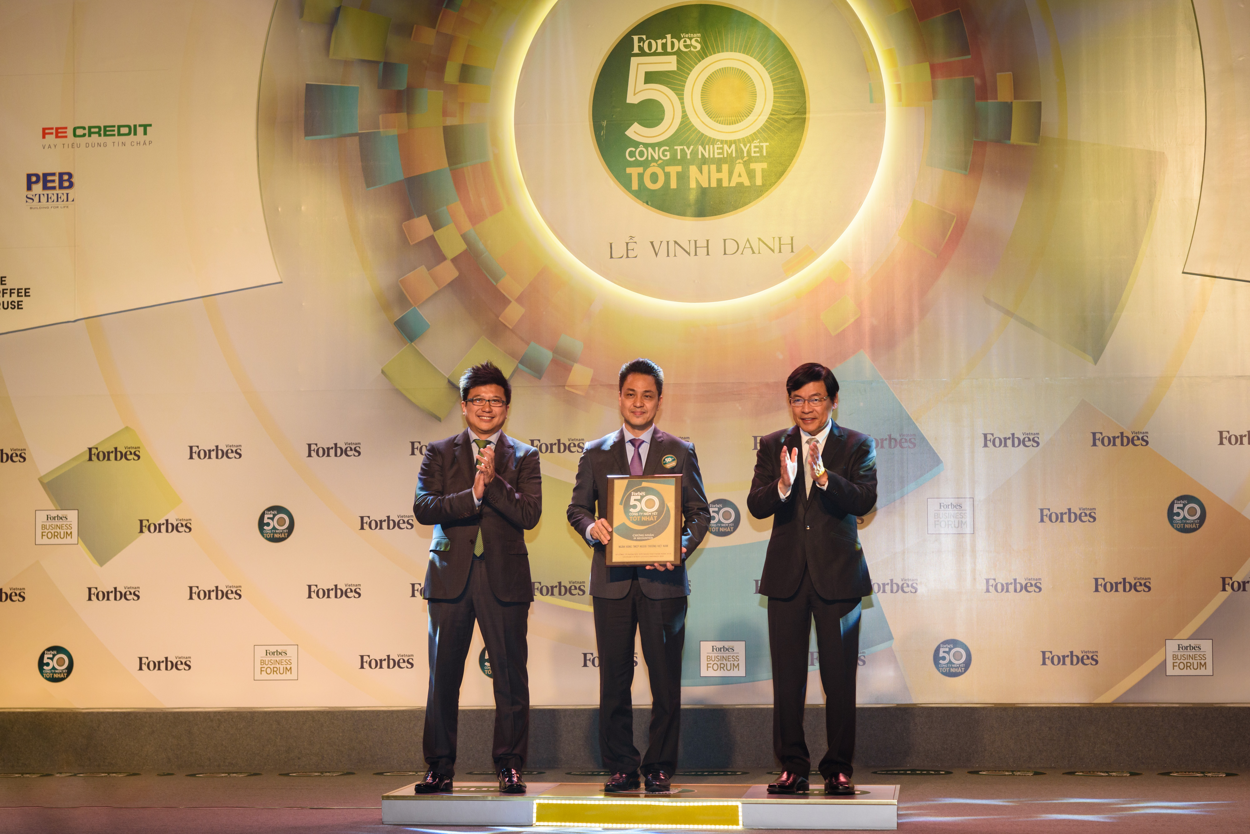 6 năm liên tiếp Vietcombank được Tạp chí Forbes bình chọn trong Top 50 công ty niêm yết tốt nhất Việt Nam