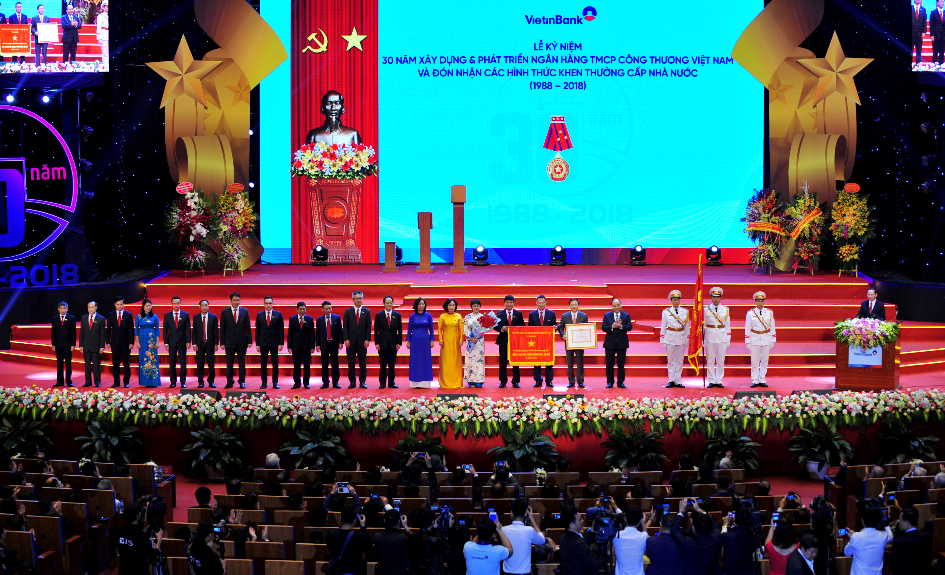 VietinBank kỷ niệm 30 năm thành lập và đón nhận các phần thưởng cao quý của Đảng và Nhà nước