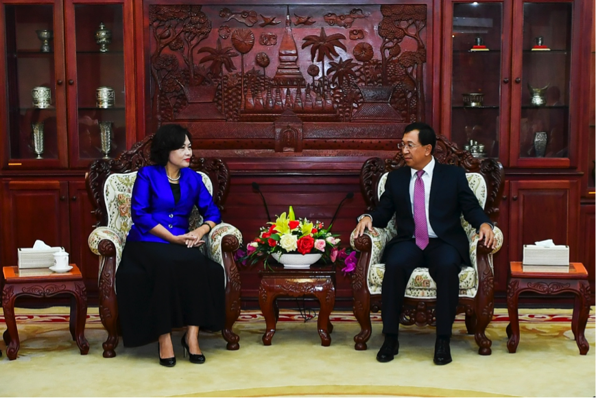 Phó Thống đốc Nguyễn Thị Hồng làm việc với Quyền Thống đốc NHCHDCND Lào