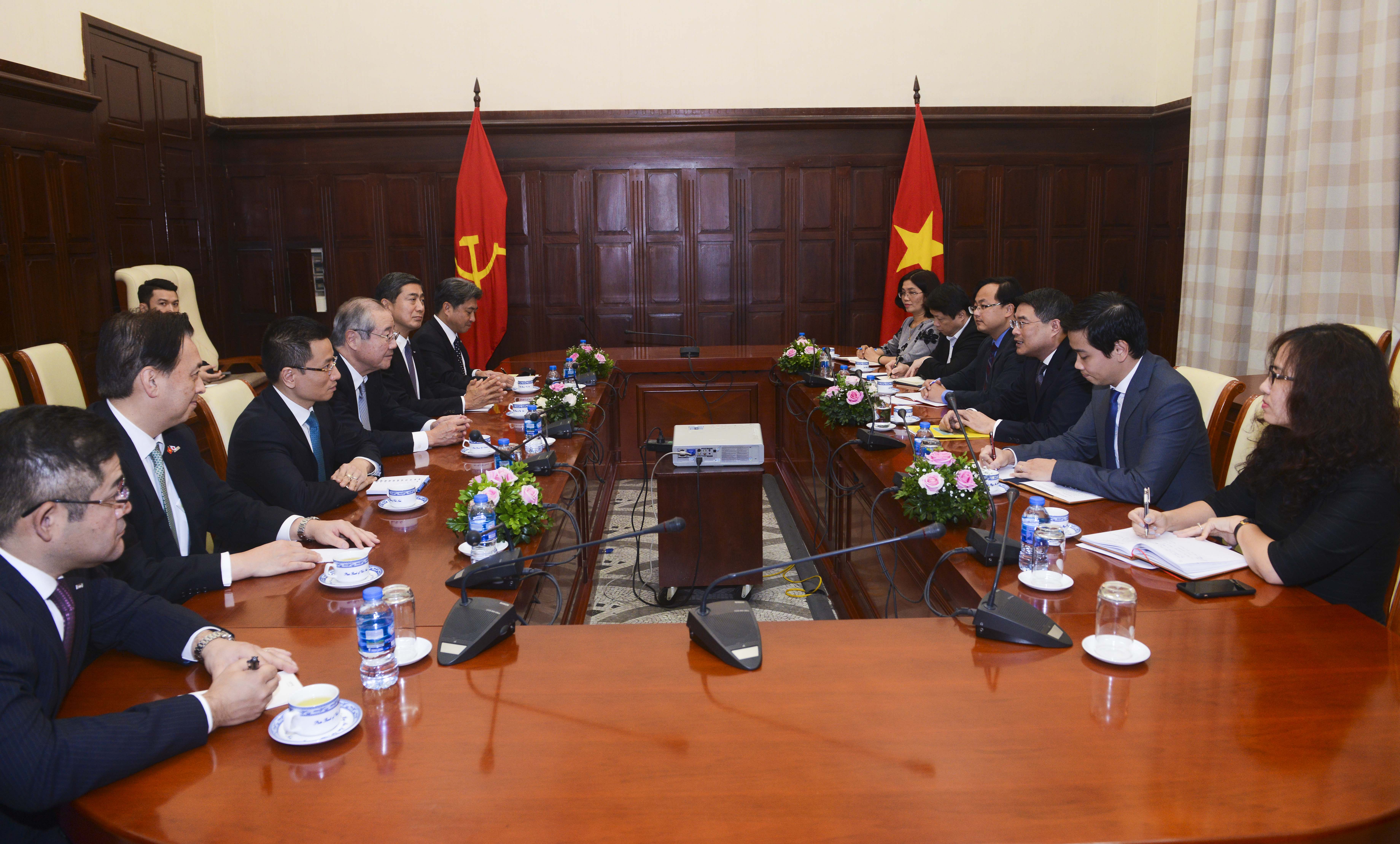 Quang cảnh buổi tiếp