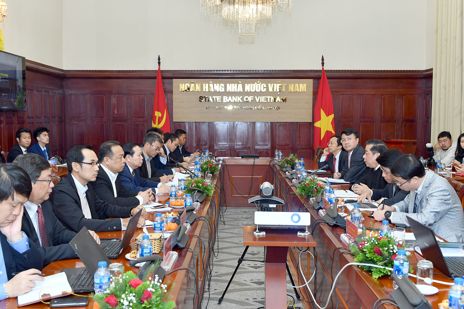 Phó Thống đốc NHNN Nguyễn Kim Anh tiếp Thứ trưởng Bộ Công thương nước CHDCND Lào