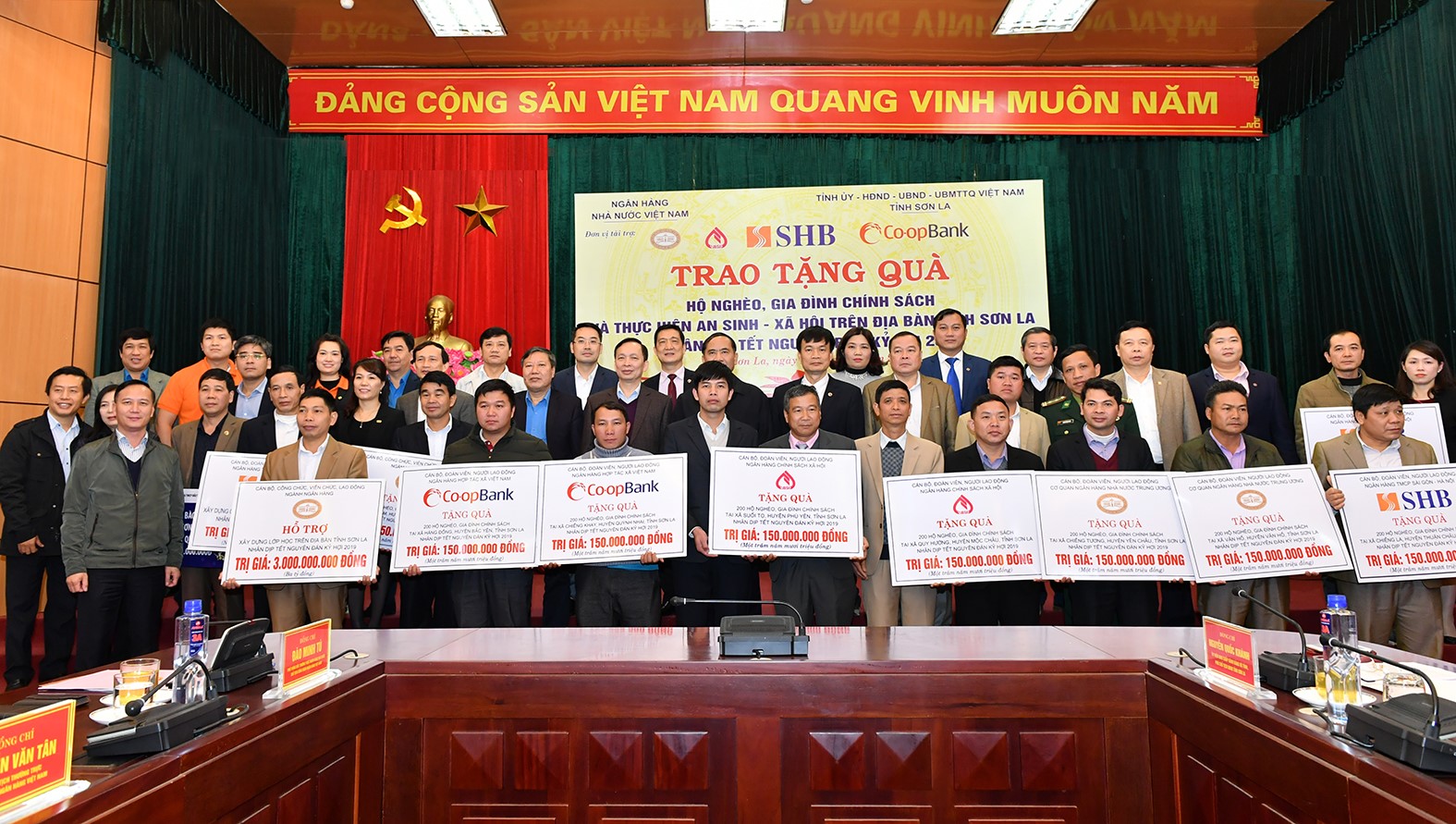 Ngân hàng Việt Nam thực hiện chương trình ASXH trên địa bàn tỉnh Sơn La nhân dịp Tết Nguyên đán Kỷ Hợi 2019