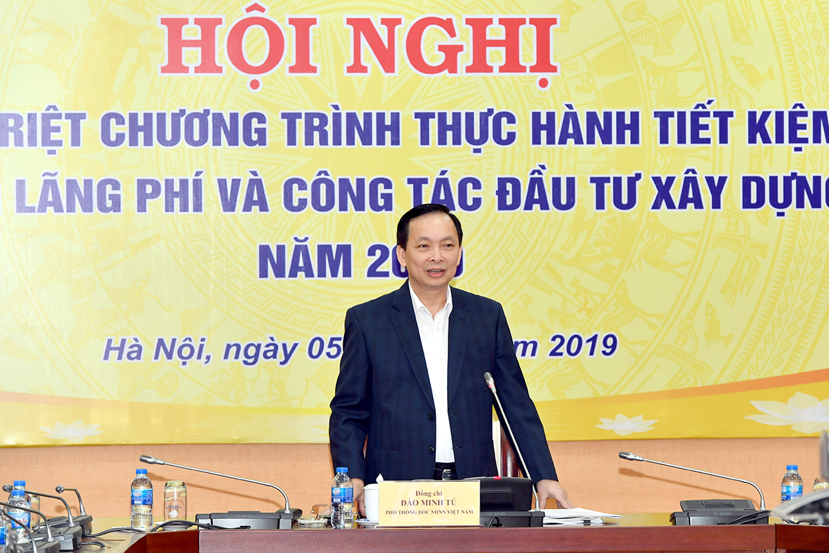Phó Thống đốc Đào Minh Tú chủ trì Hội nghị