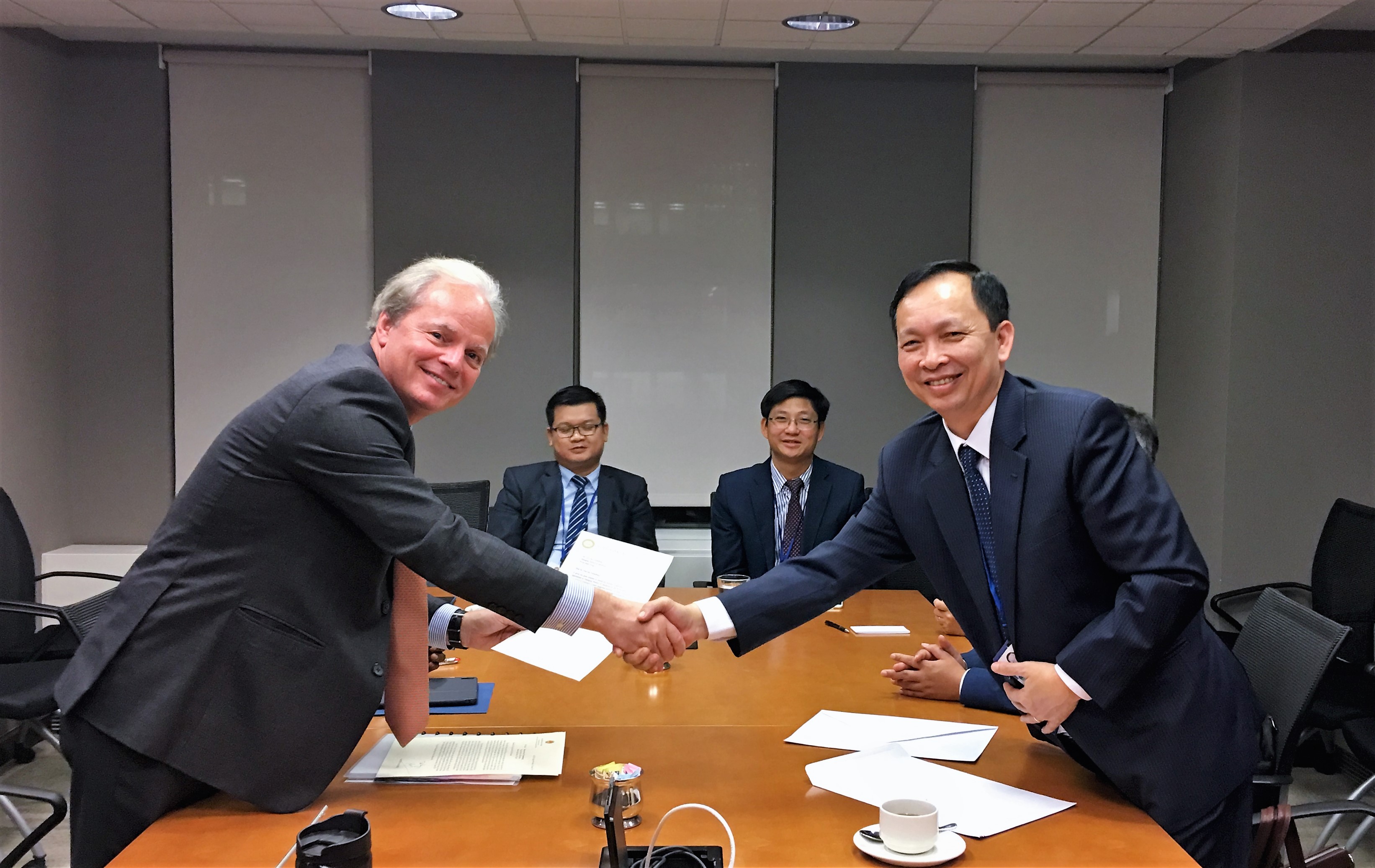 Phó Thống đốc NHNN Đào Minh Tú gặp và làm việc với Ông Axel van Trotsenburg - Tân Giám đốc điều hành WB Axel van Trotsenburg