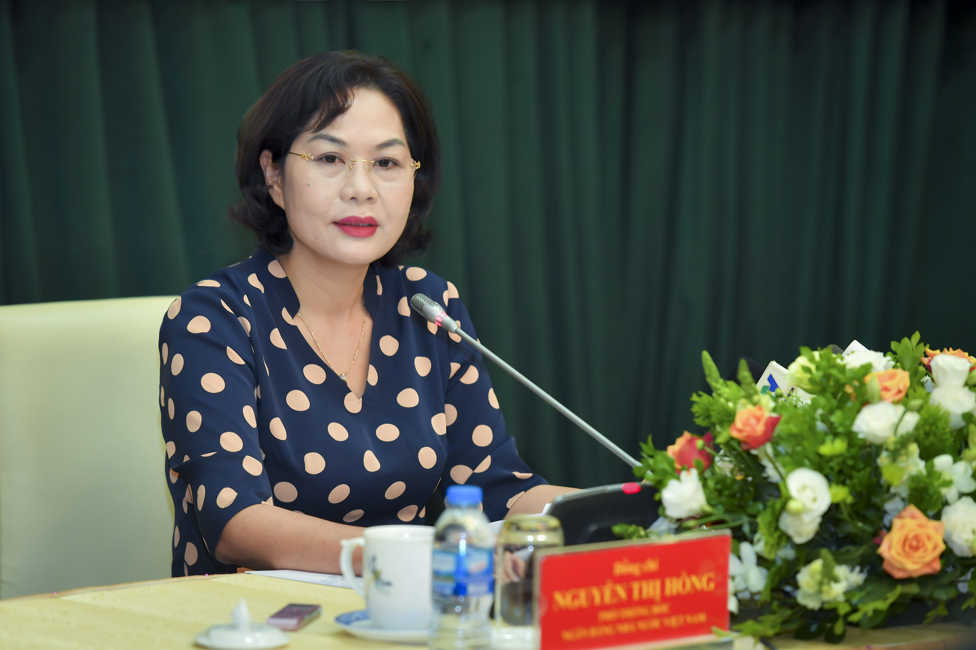 Phó Thống đốc Nguyễn Thị Hồng phát biểu chỉ đạo cuộc họp