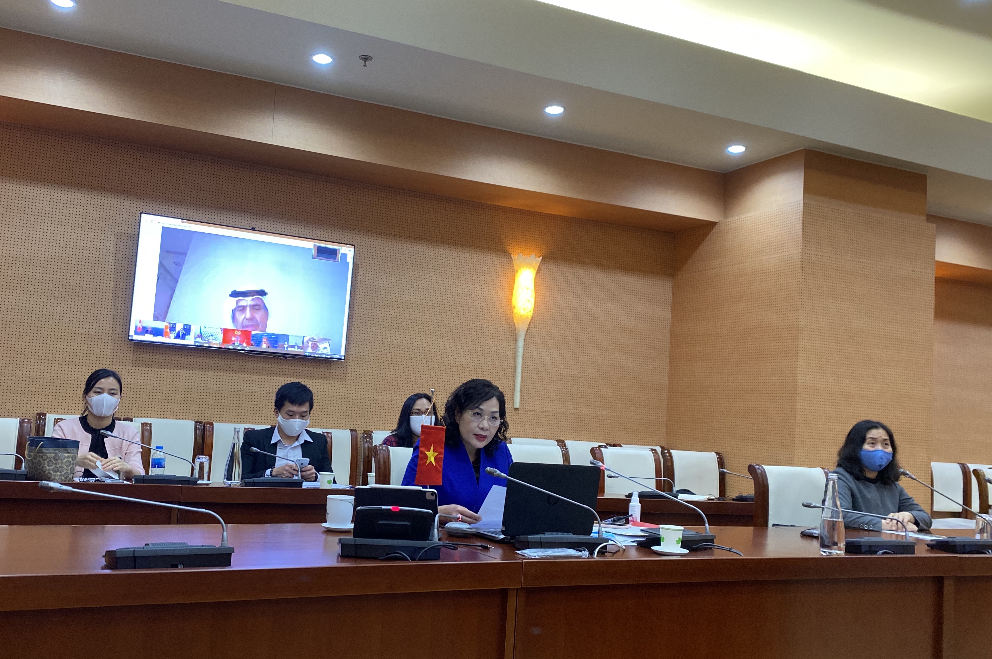 Phó Thống đốc Nguyễn Thị Hồng phát biểu tại Hội nghị Bộ trưởng Tài chính và Thống đốc Ngân hàng Trung ương G20 trực tuyến