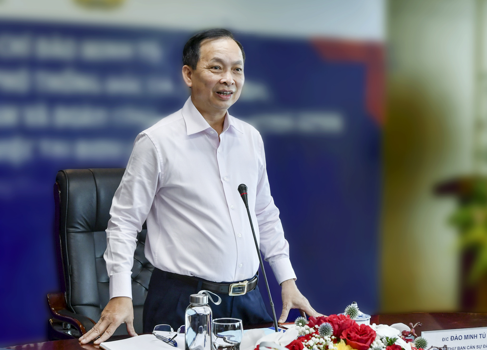 Phó Thống đốc thường trực NHNN Đào Minh Tú chủ trì buổi làm việc