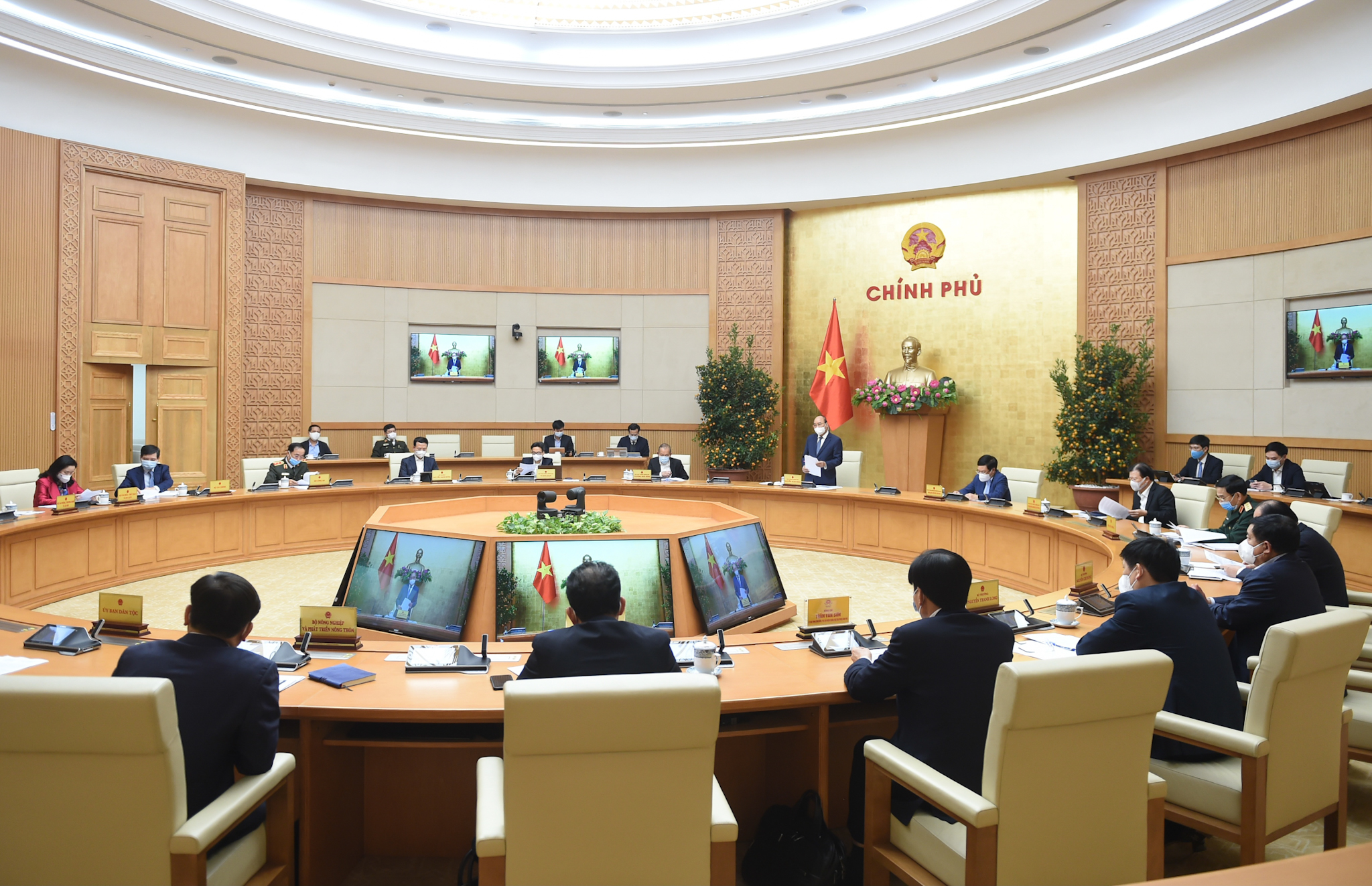 Quang cảnh cuộc họp Thường trực Chính phủ