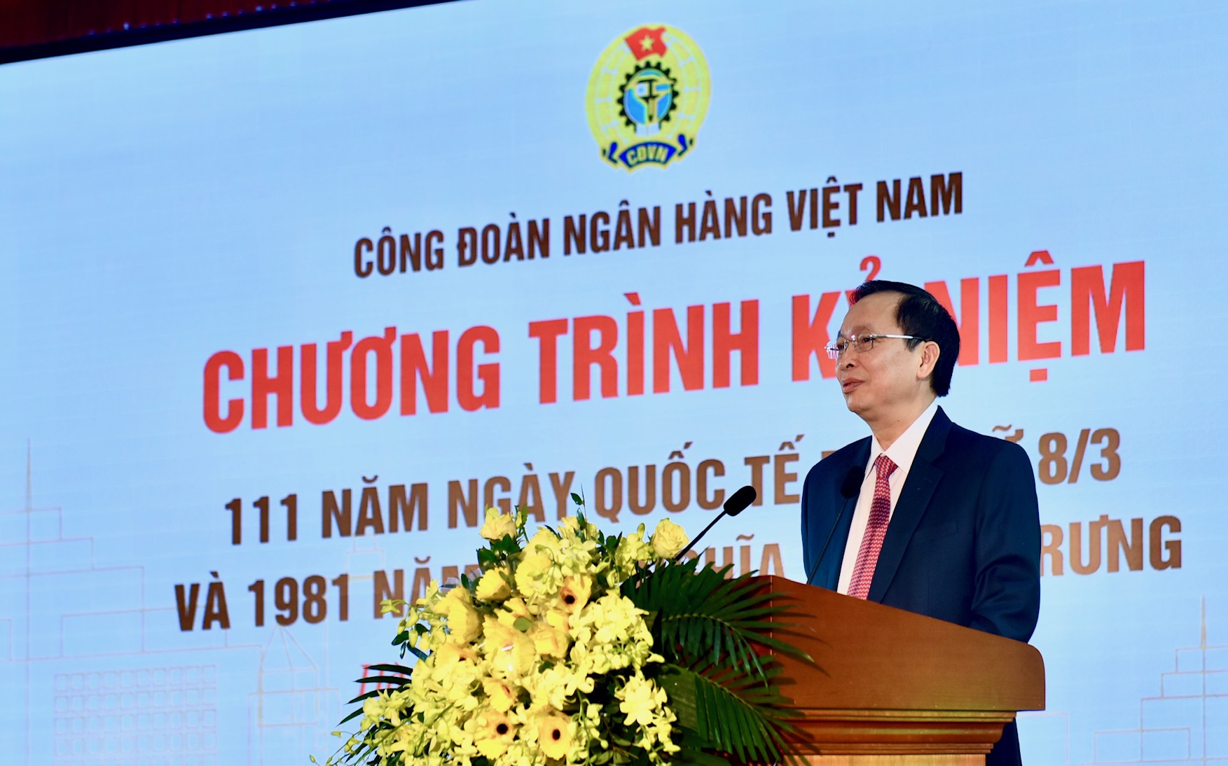 Phó Thống đốc thường trực NHNN Đào Minh Tú phát biểu tại buổi lễ kỉ niệm