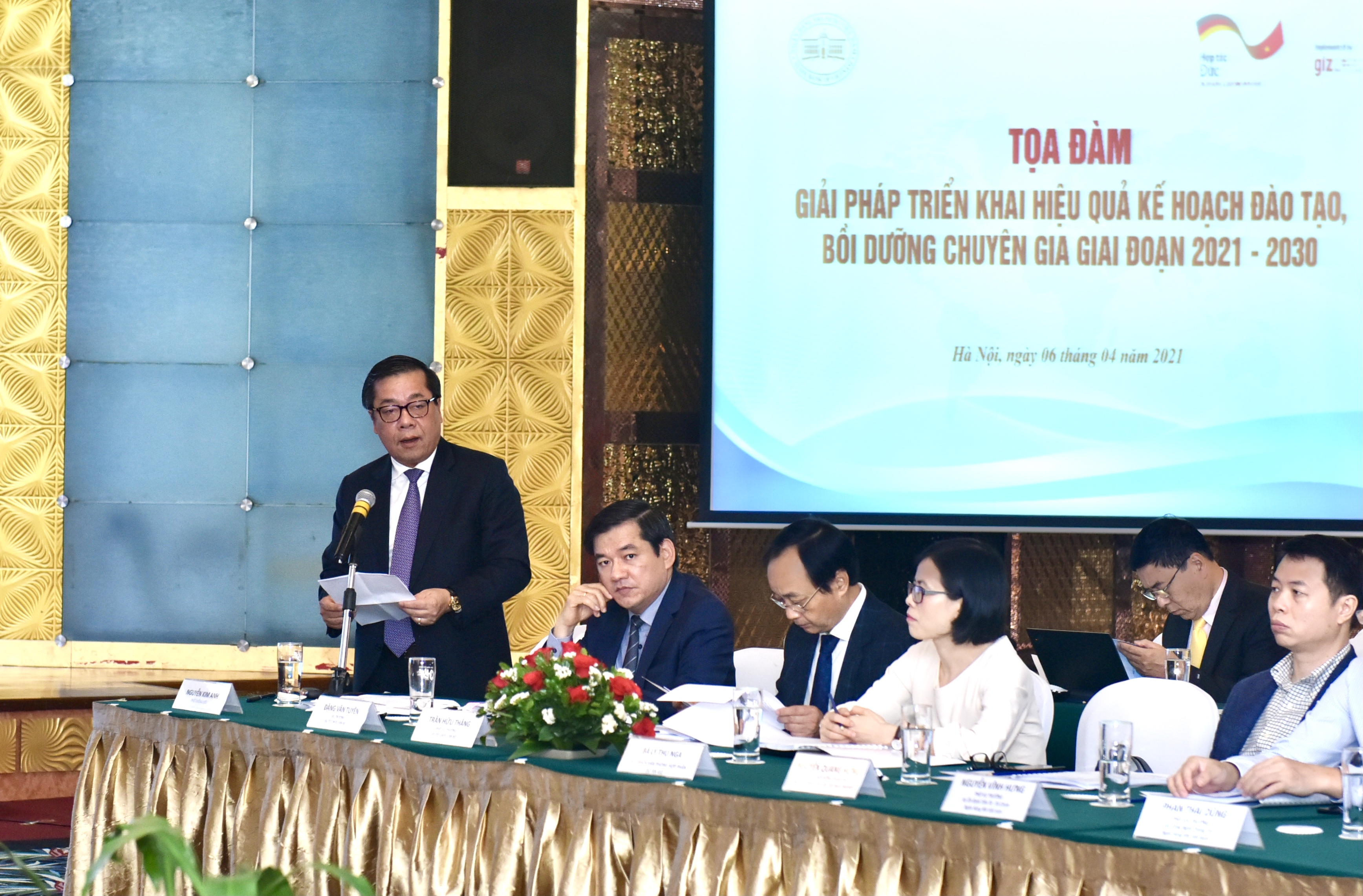 Toạ đàm Giải pháp triển khai hiệu quả kế hoạch đào tạo, bồi dưỡng chuyên gia giai đoạn 2021-2030