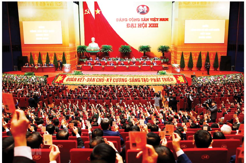 Văn kiện Đại hội Đảng lần thứ XIII khẳng định và làm rõ hơn những nét đặc thù quan trọng trong mô hình kinh tế thị trường định hướng XHCN