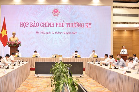 Quang cảnh họp báo Chính phủ chiều 2/10
