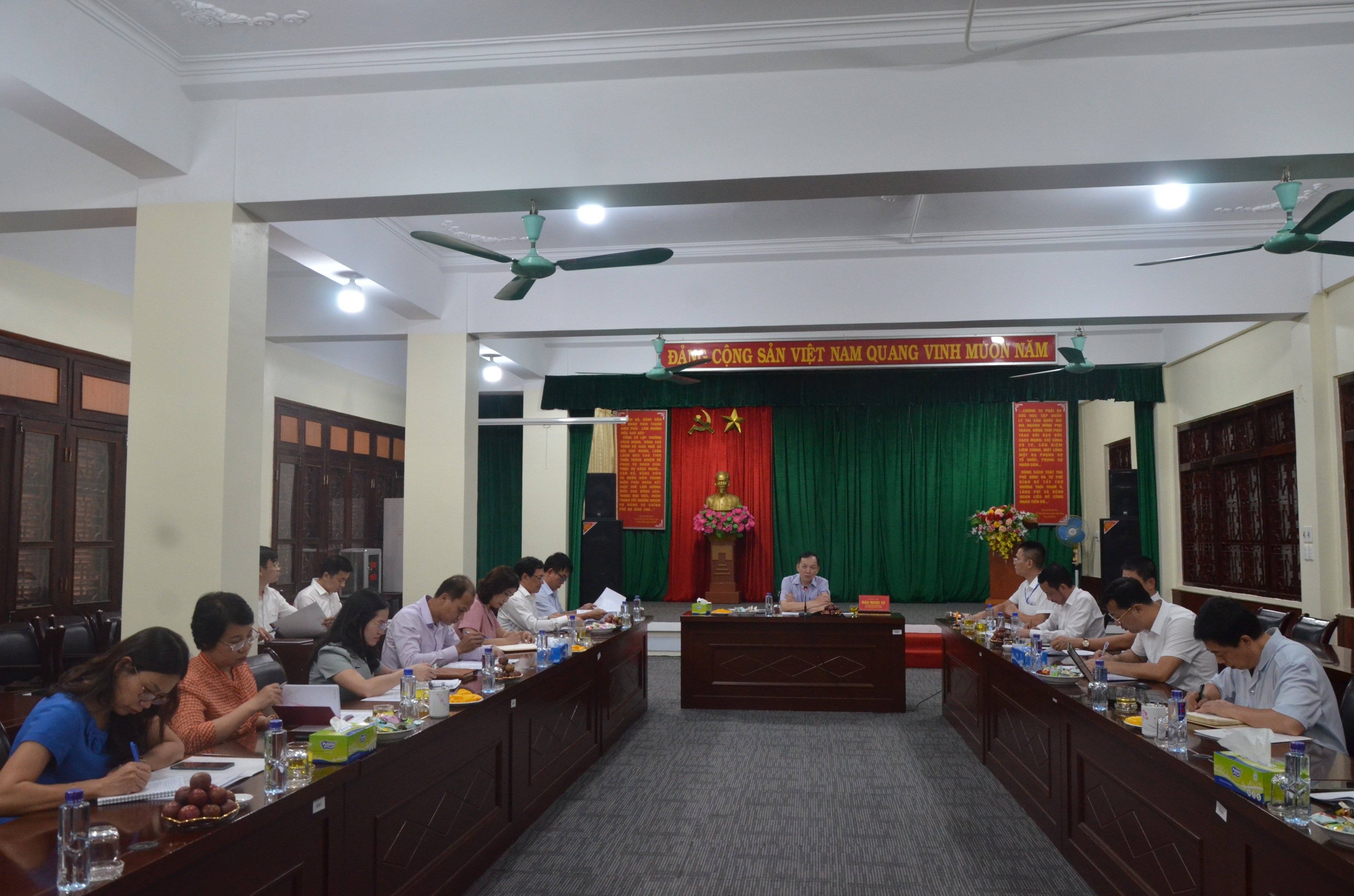 Toàn cảnh buổi làm việc