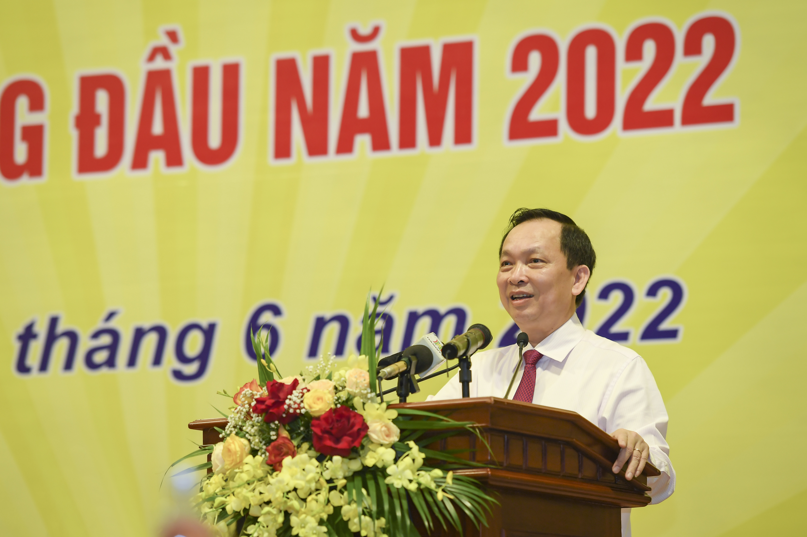 Phó Thống đốc Thường trực NHNN chủ trì buổi họp báo