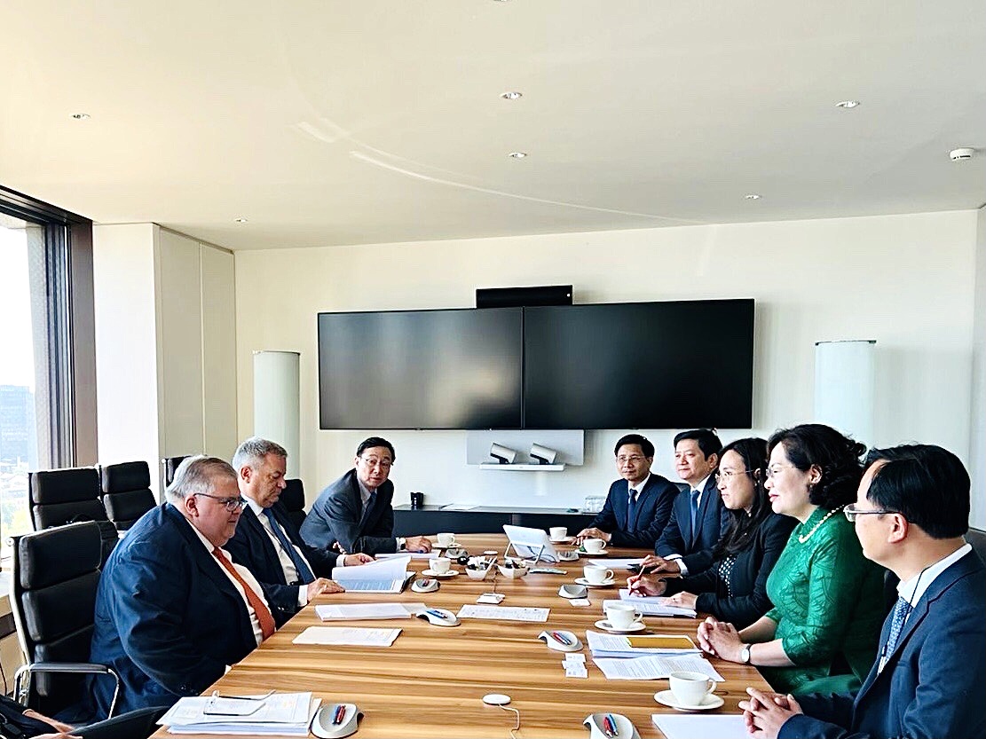 Thống đốc NHNN Nguyễn Thị Hồng hội đàm với Tổng Giám đốc BIS Agustin Carstens.