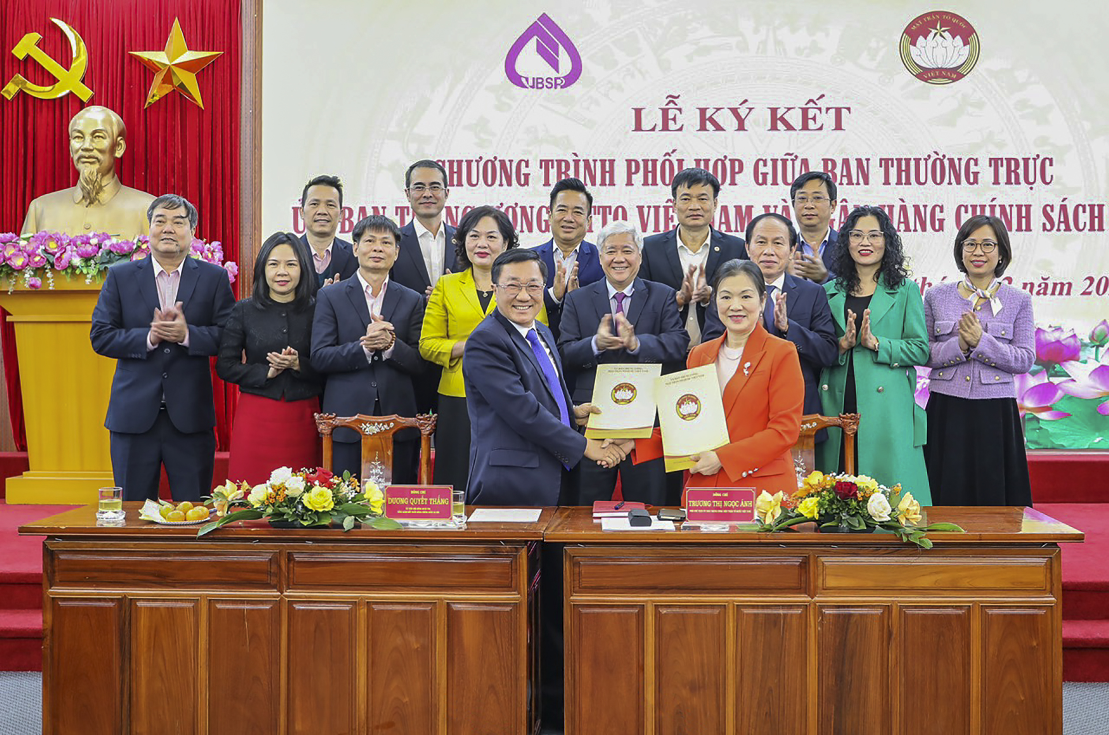 Ban Thường trực UBTW Mặt trận Tổ quốc Việt Nam và NHCSXH ký kết chương trình phối hợp công tác