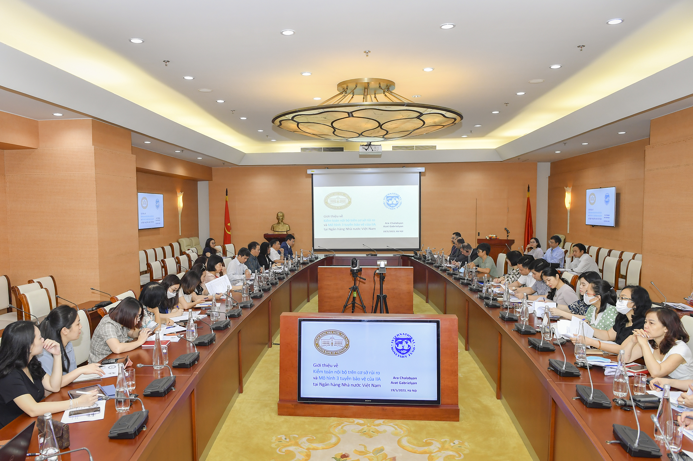 Quang cảnh buổi tọa đàm.