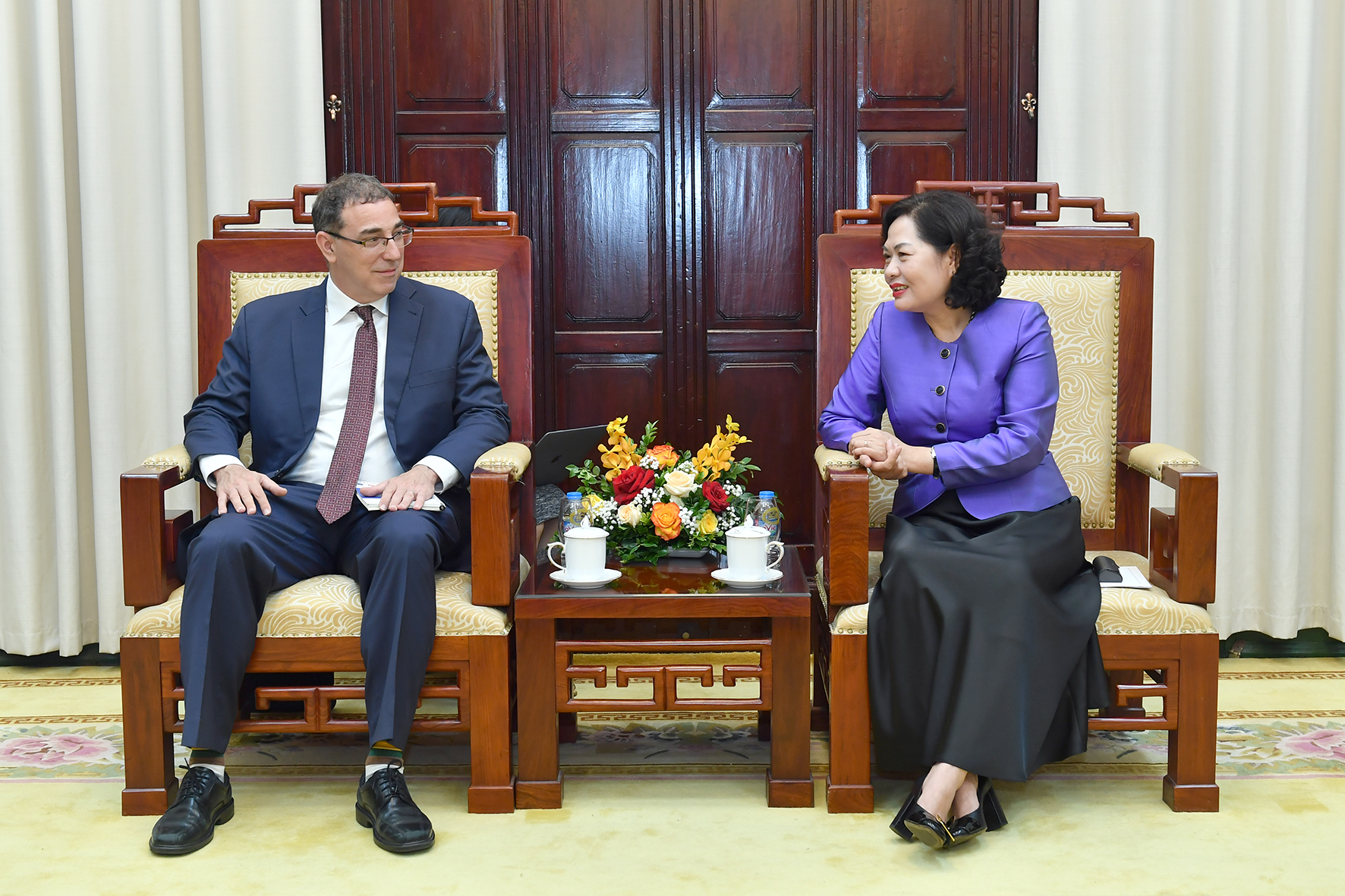 Thống đốc Nguyễn Thị Hồng và ông Francois Painchaud, Đương kim Đại diện thường trú IMF tại Việt Nam
