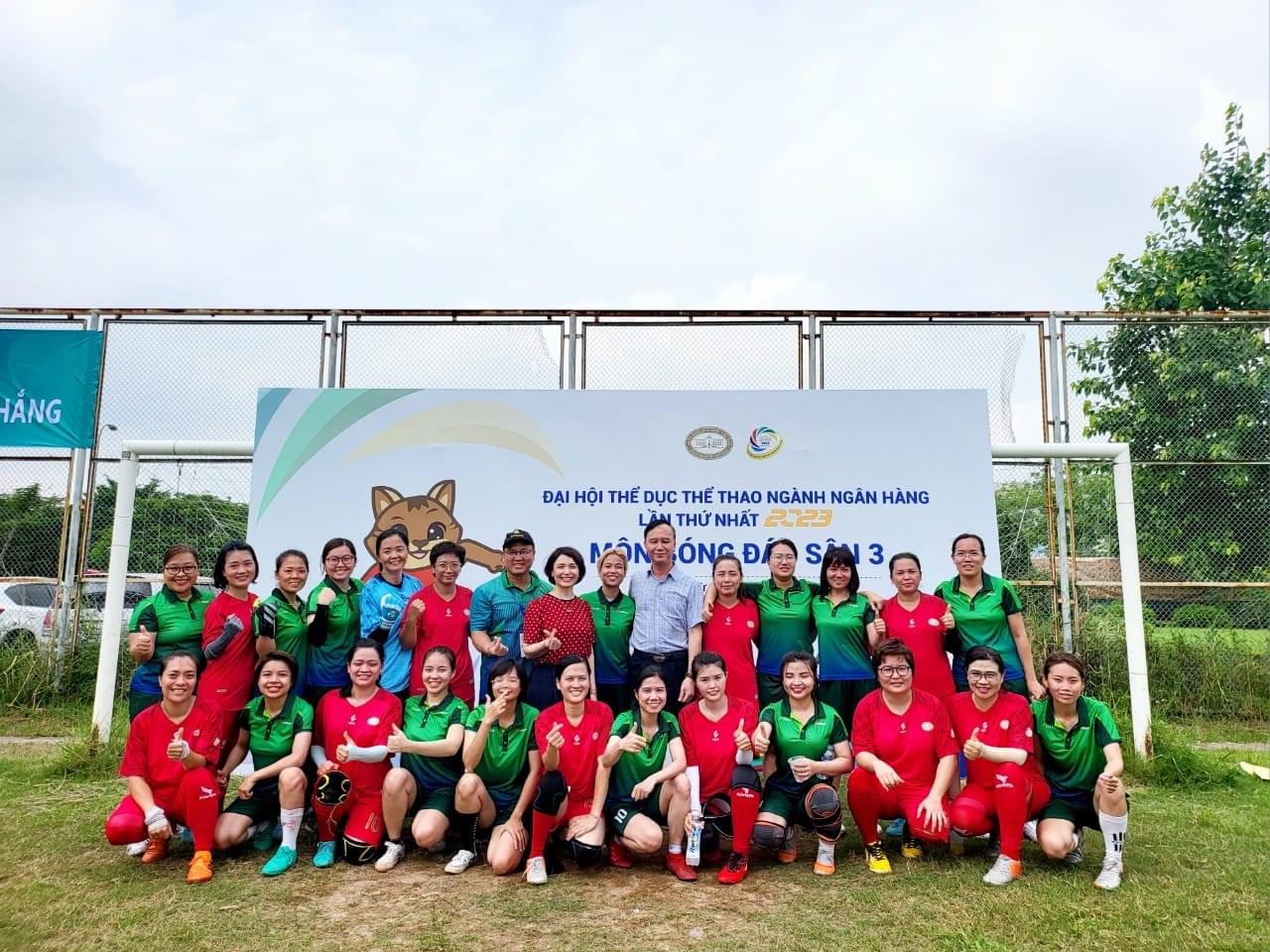 Trận ra quân của tuyển nữ NHNN TW