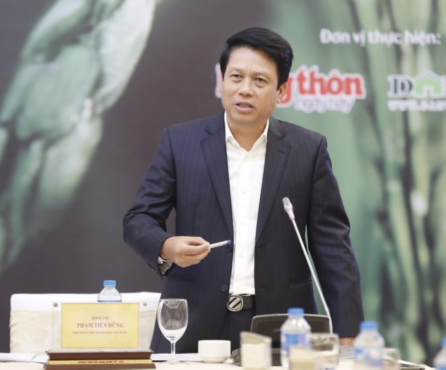Deputy Governor Pham Tien Dzung speaks at the Conference