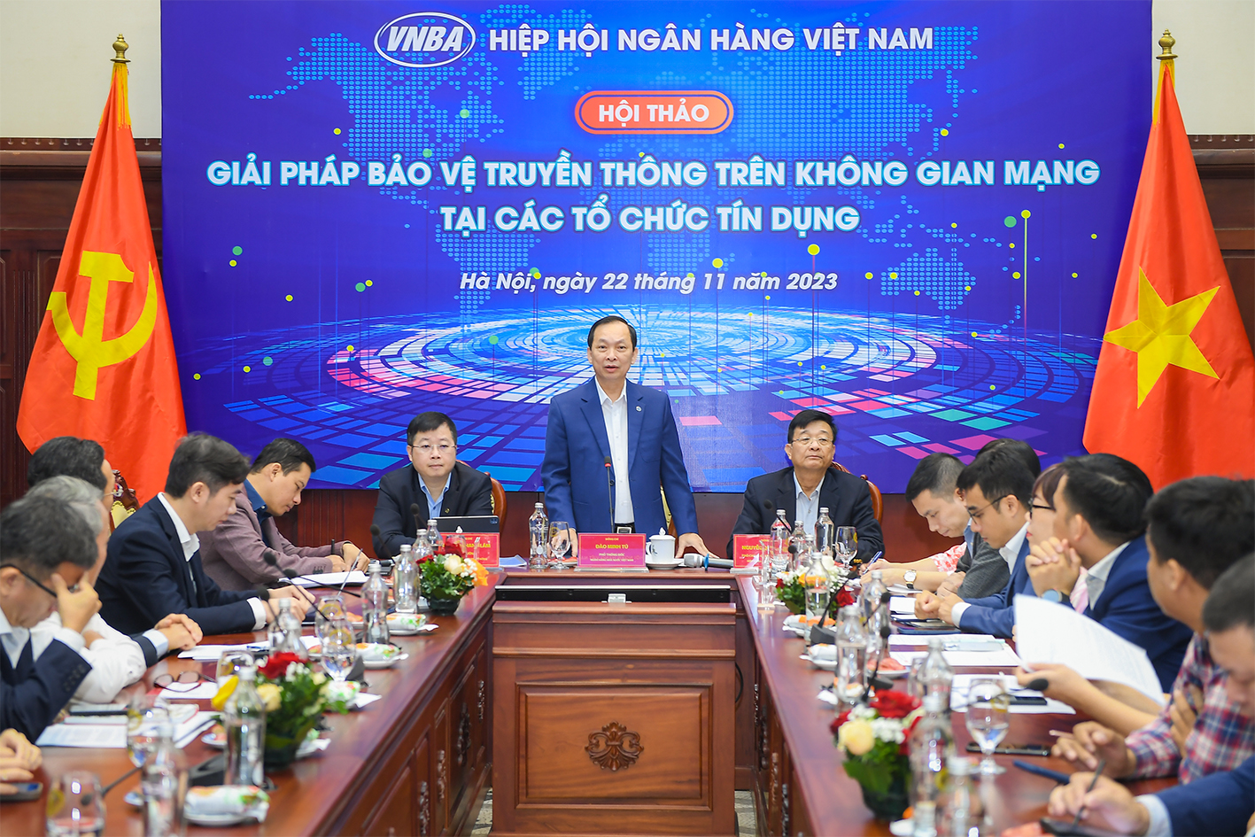 Phó Thống đốc Thường trực NHNN Đào Minh Tú phát biểu chỉ đạo tại Hội thảohị