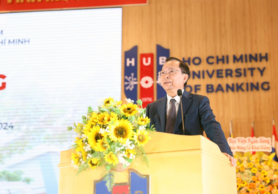 TS. Đào Minh Tú - Phó Thống đốc thường trực NHNN phát biểu tại lễ khai giảng