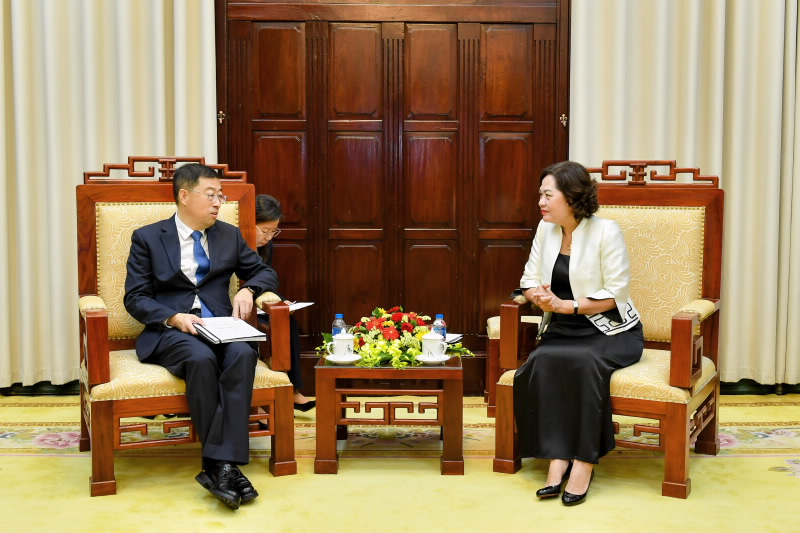 Governor Nguyen Thi Hong meets BOC Chairman of the Board of Directors