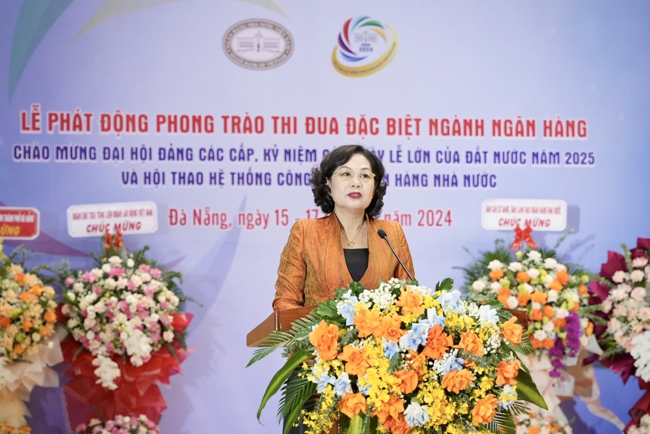 Thống đốc Nguyễn Thị Hồng phát biểu tại Lễ phát động phong trào thi đua đặc biệt chào mừng Đại hội Đảng bộ các cấp tiến tới Đại hội đại biểu toàn quốc lần thứ XIV của Đảng và kỷ niệm các ngày lễ lớn năm 2025