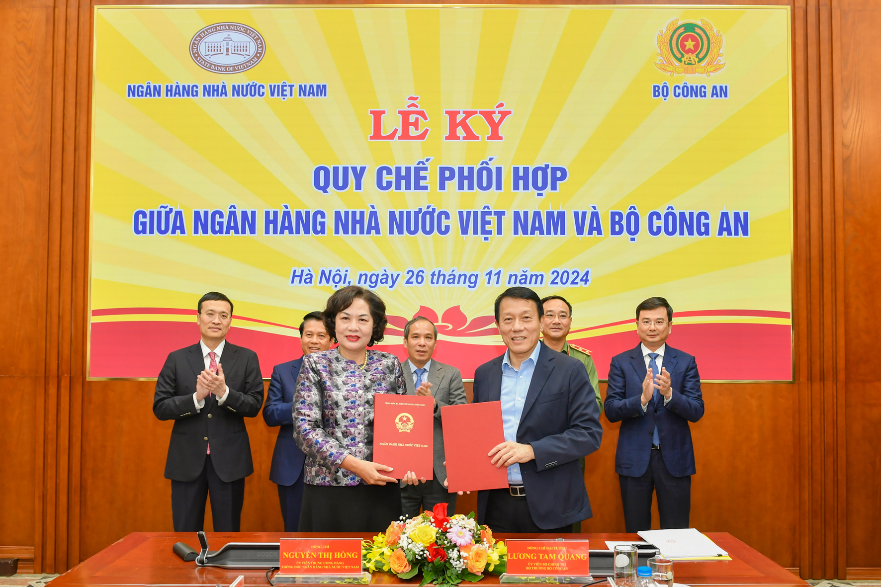 Bộ trưởng Công an Lương Tam Quang và Thống đốc NHNN Nguyễn Thị Hồng ký quy chế phối hợp