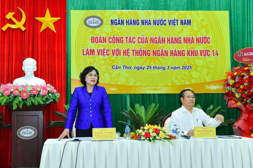 Thống đốc Nguyễn Thị Hồng phát biểu chỉ đạo tại buổi làm việc