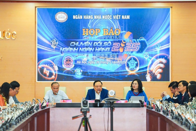 Toàn cảnh buổi họp báo