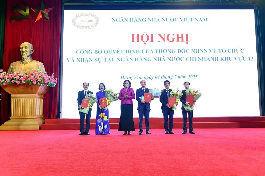 Công bố Quyết định về tổ chức và nhân sự của NHNN Khu vực 12