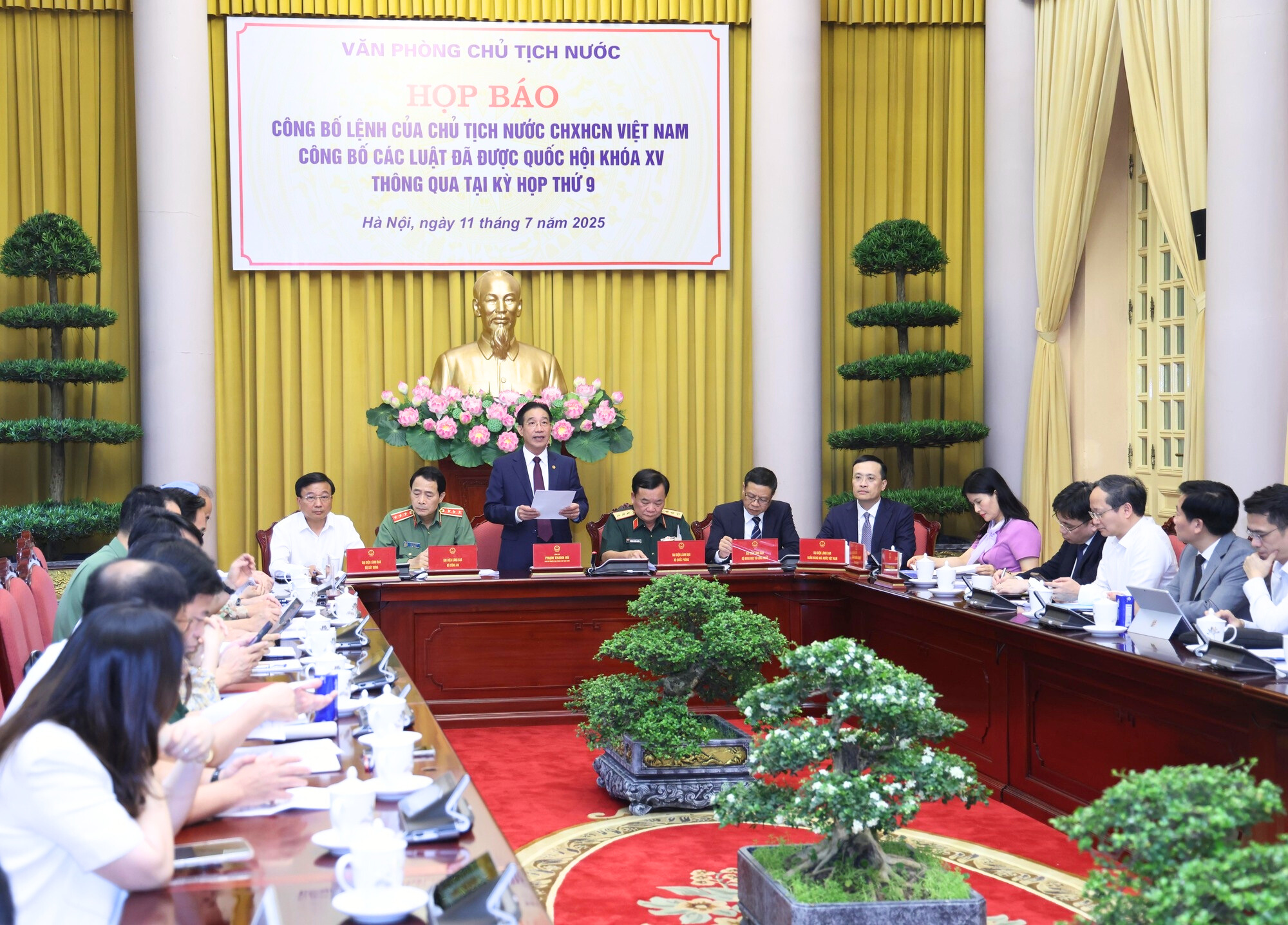 Hình nhỏ