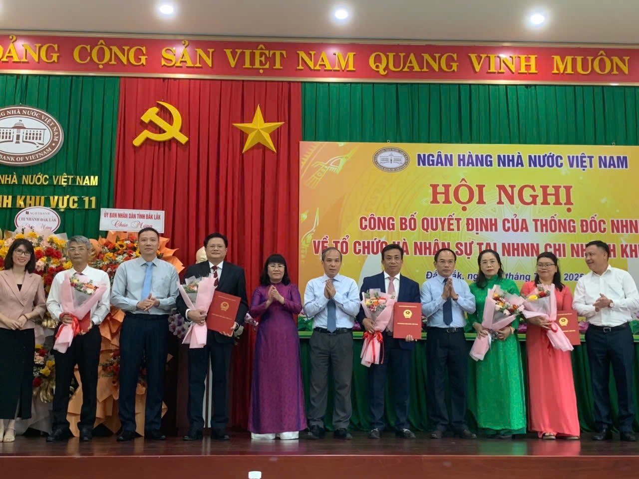 Hội nghị công bố quyết định về tổ chức và nhân sự đối với Ngân hàng Nhà nước Việt Nam chi nhánh Khu vực 11 &nbsp;