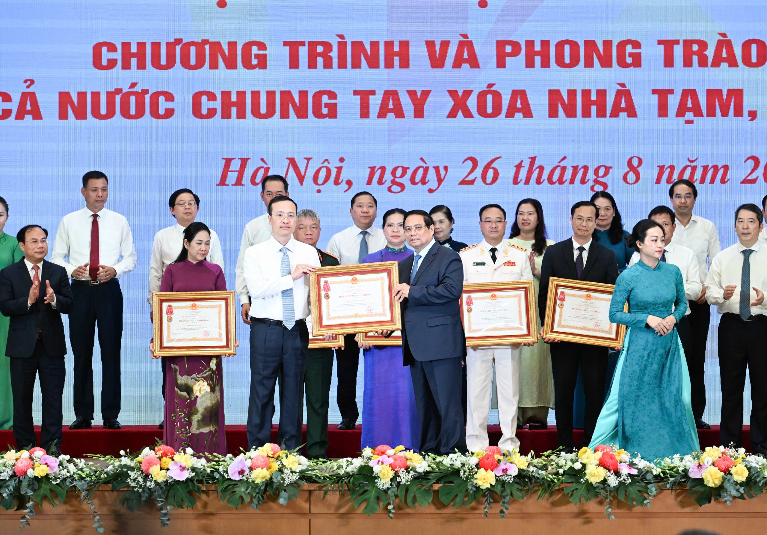 Hình nhỏ