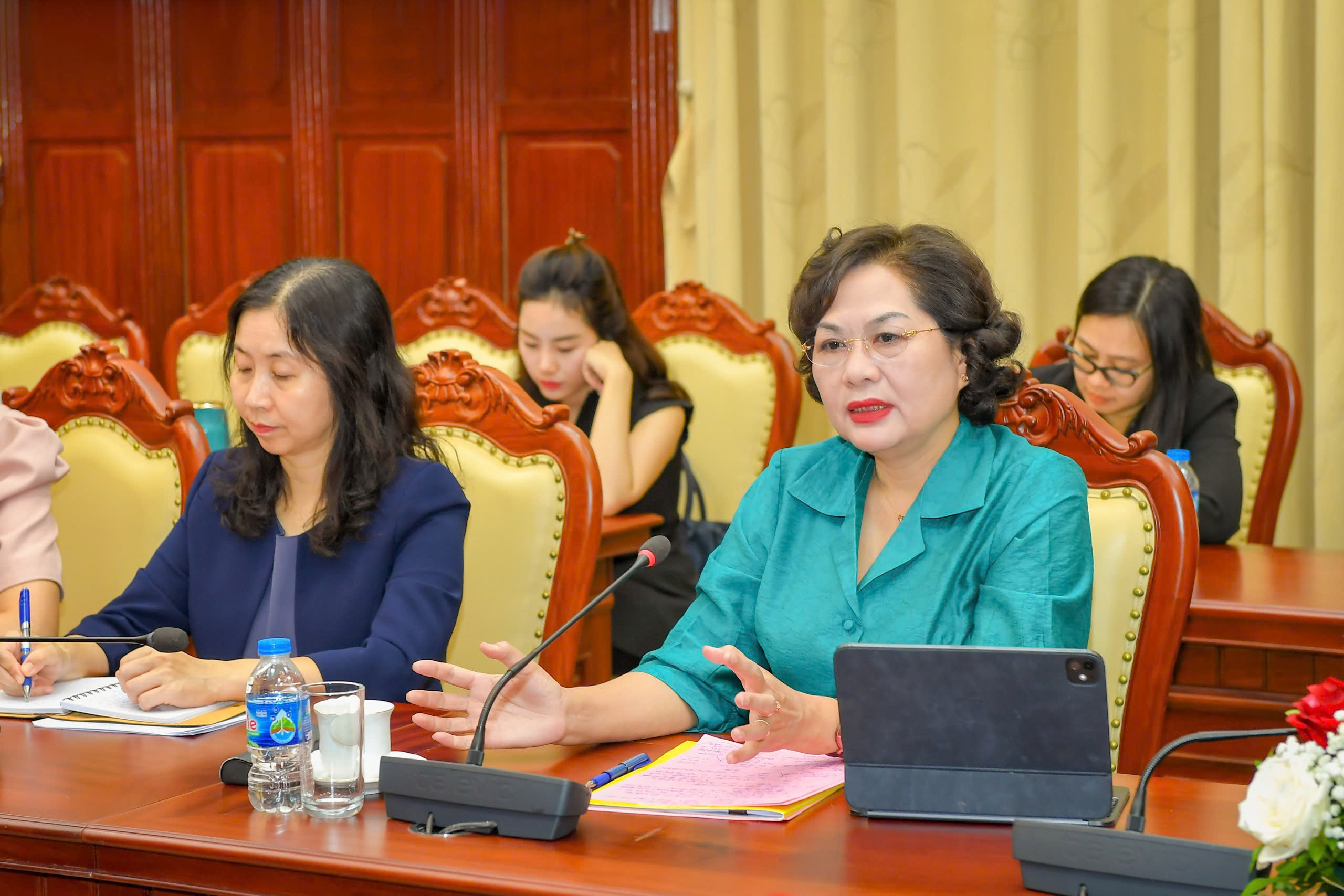 Hình nhỏ