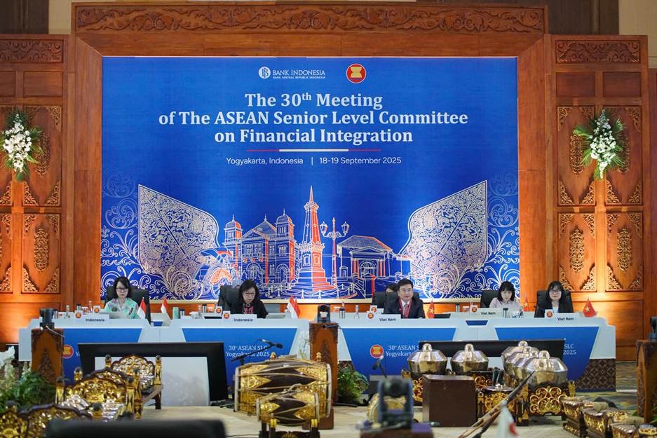 Deputy Governor Pham Thanh Ha co-chairs the 30th Meeting of the ASEAN Senior-Level Committee on Financial Integration