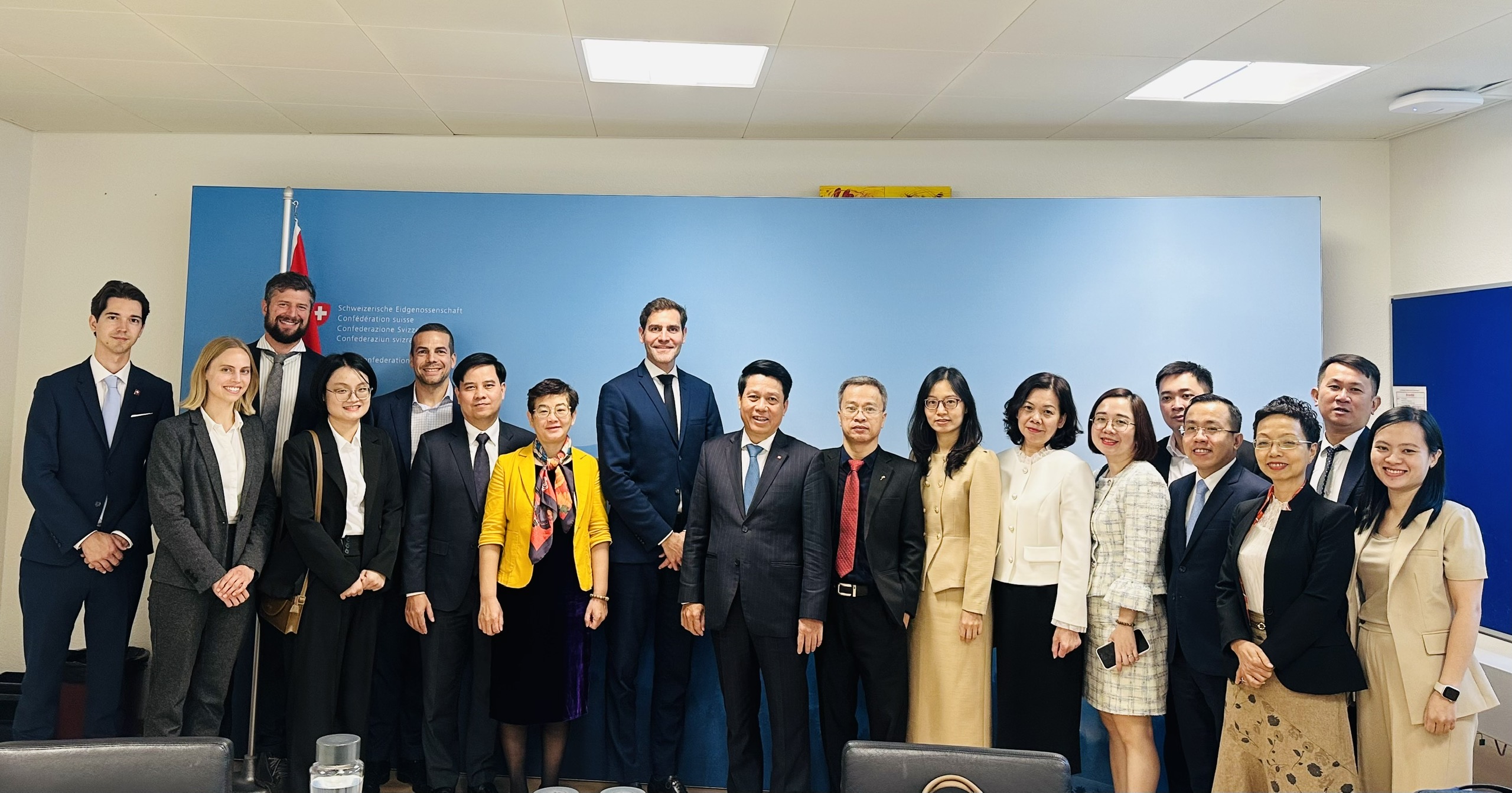 Vietnamese delegation explores digital transformation, fintech, and digital assets in Switzerland and UK