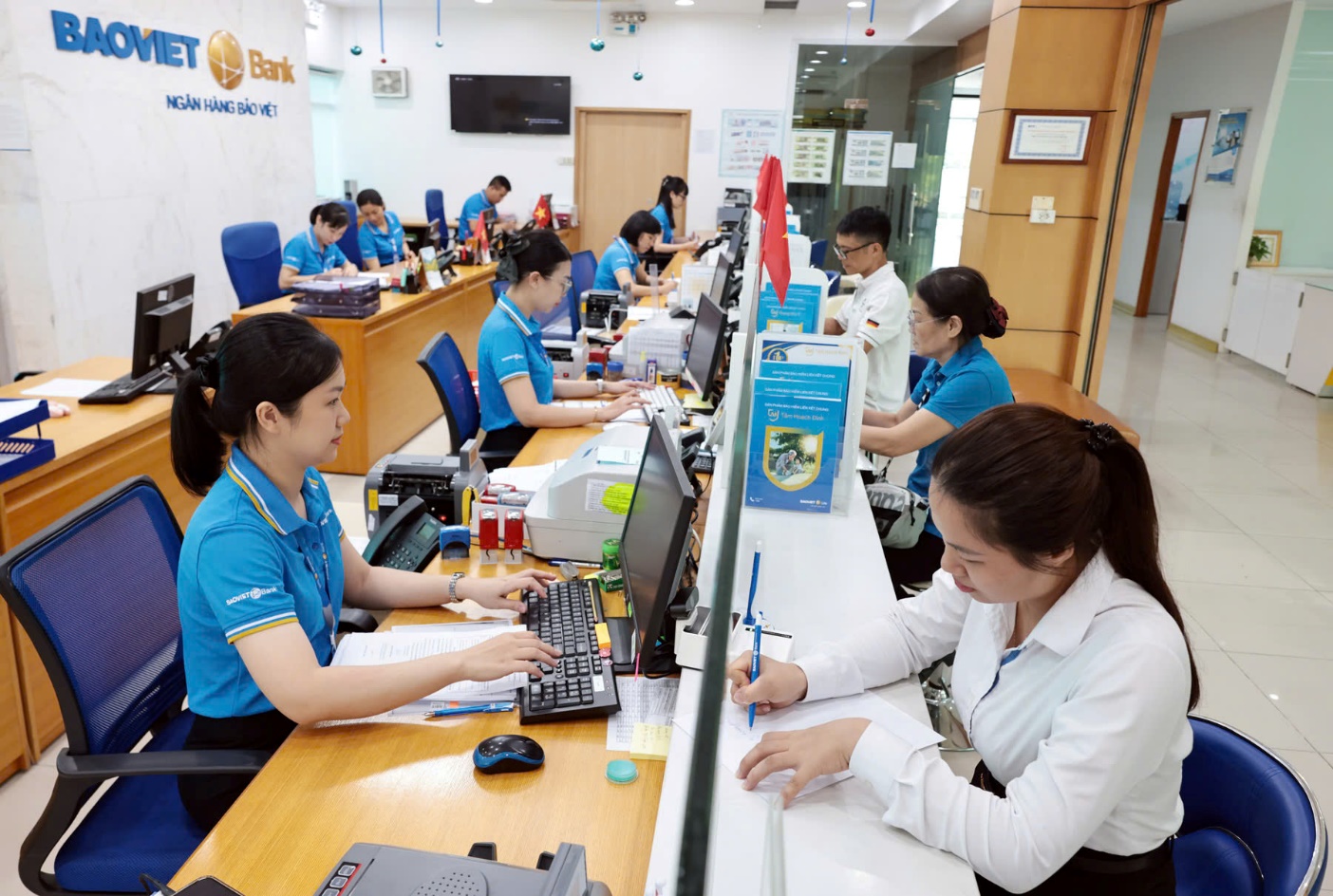 BAOVIET Bank đồng hành cùng chương trình “Bình dân học vụ số”: Chung tay thu hẹp khoảng cách số, lan tỏa tri thức số đến cộng đồng