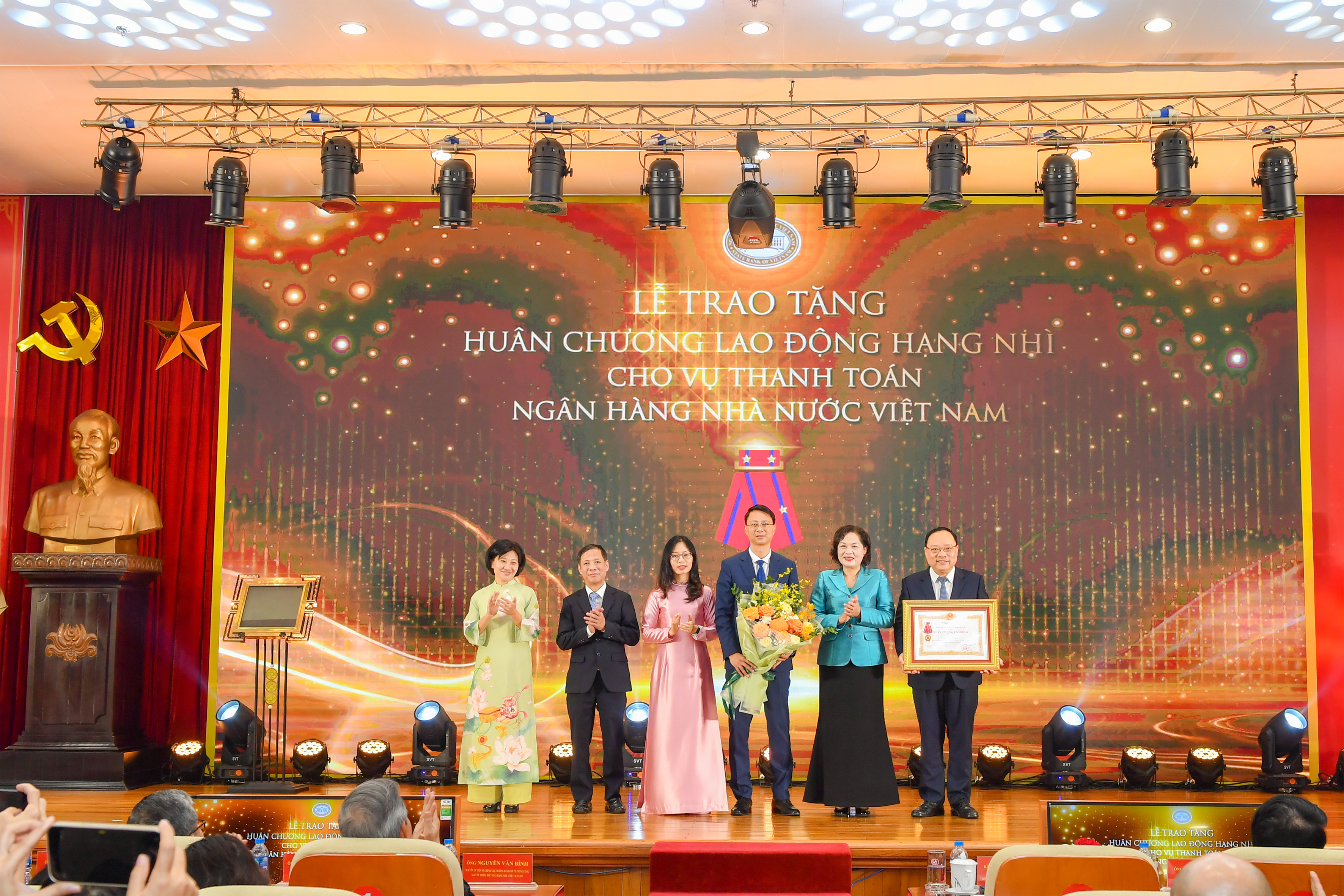 Hình nhỏ