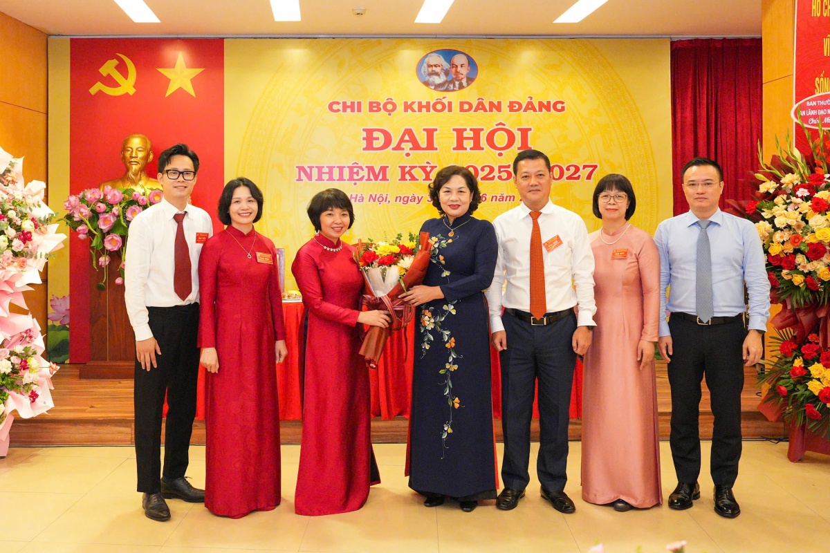 Xây dựng Chi bộ Khối Dân Đảng trong sạch, vững mạnh, hoàn thành xuất sắc mọi nhiệm vụ được giao